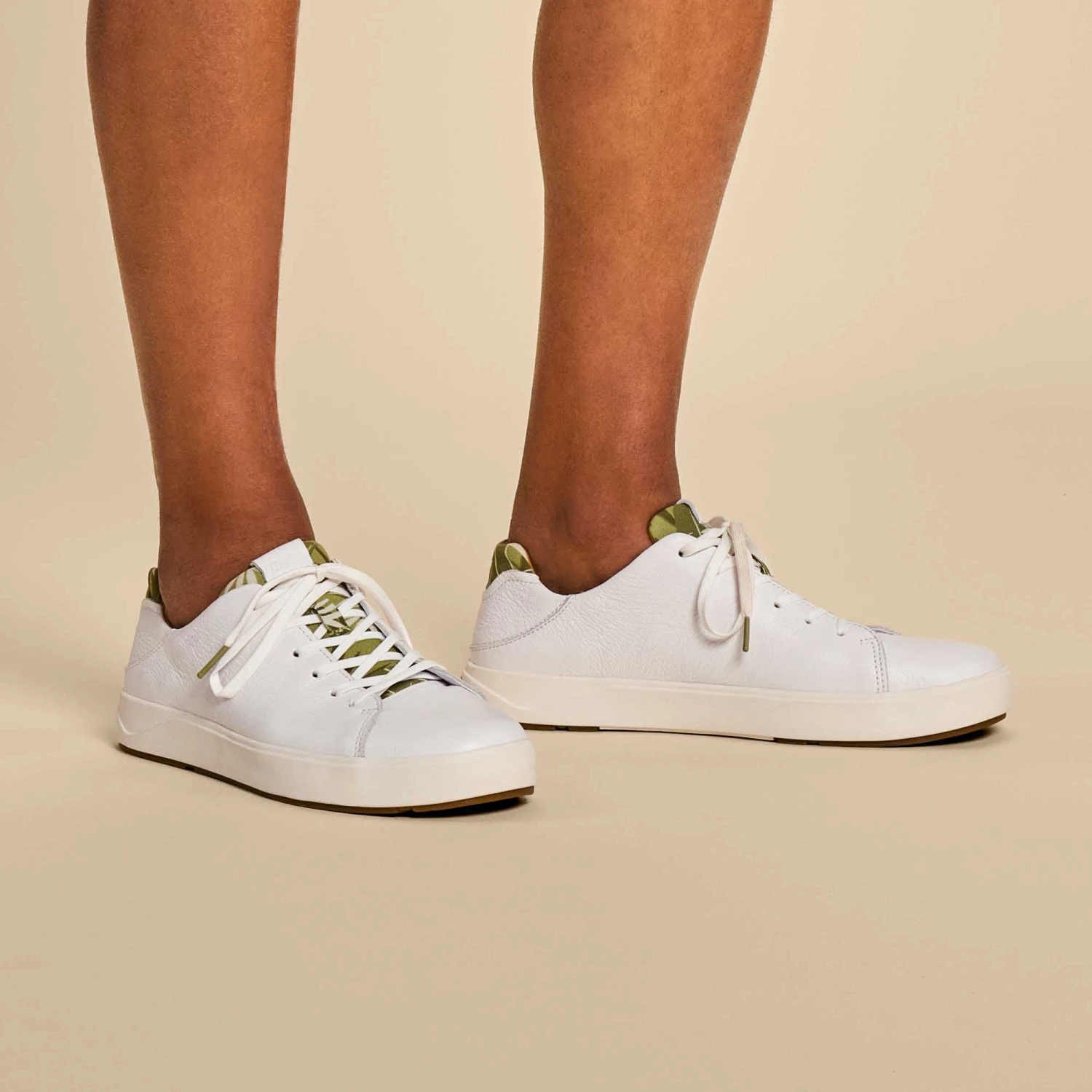 OluKai Lae‘ahi Pili - White / Aloha 2 OluKai Lae‘ahi Pili - White / Aloha - Image 2