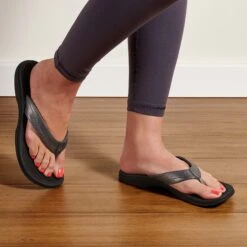 OluKai ‘Ohana - Pewter / Black -Island Sole Outlet Store 20110 7340 102 W Ohana PewBlk Web Opt