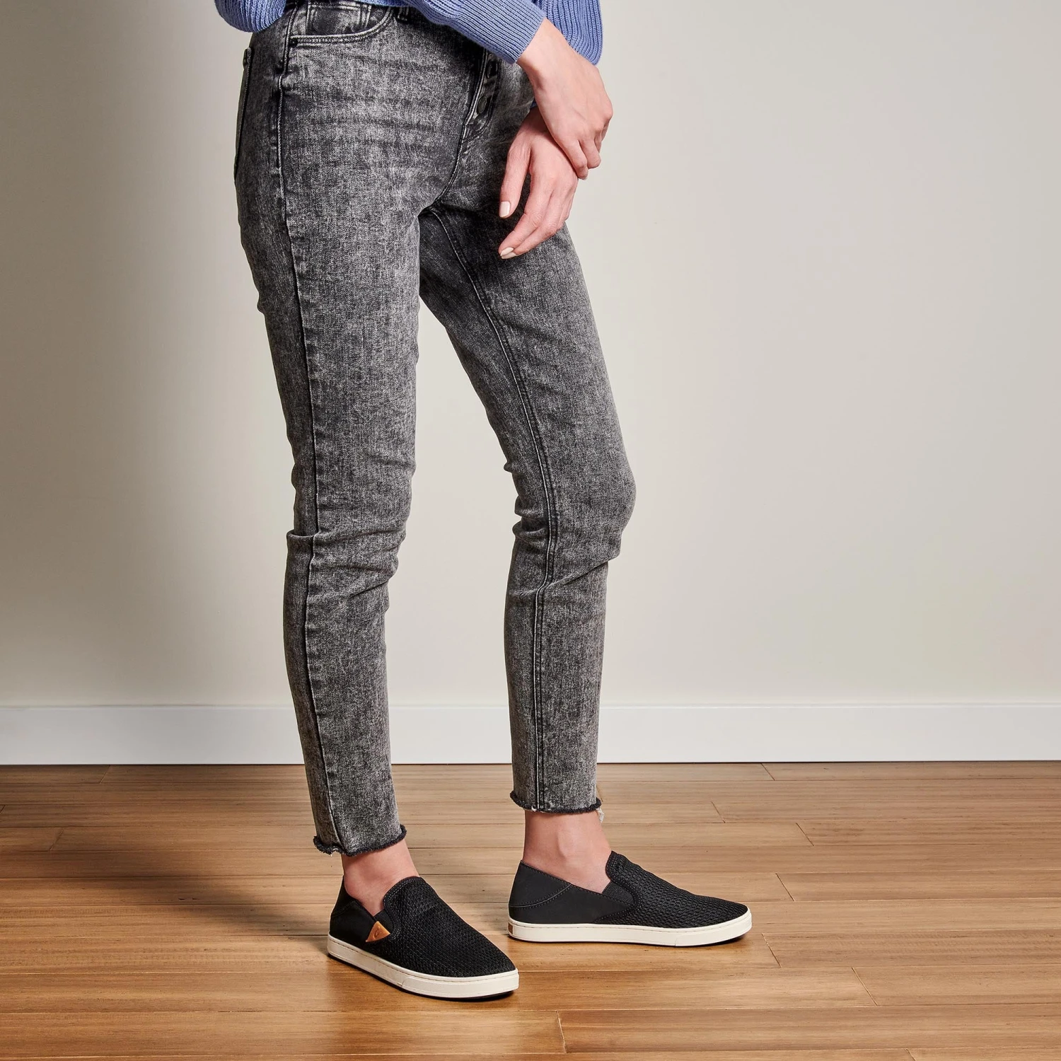 OluKai Pehuea - Black 4 OluKai Pehuea - Black - Image 4