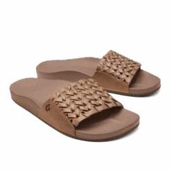 OluKai Kāmola - Tan -Island Sole Outlet Store 20497 3434 003 W Kamola TanTan