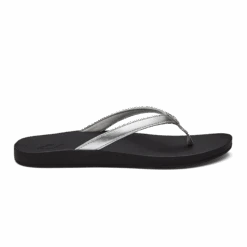 OluKai Puawe - Silver / Black