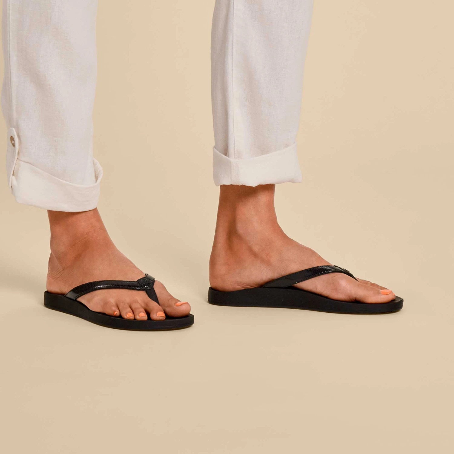 OluKai Puawe - Black 2 OluKai Puawe - Black - Image 2