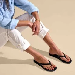 OluKai Puawe - Black 11 OluKai Puawe - Black -Island Sole Outlet Store 20498 4040 102 W PUAWE BlackBlack 66572c59 443b 4738 844e 851fcce52d0c