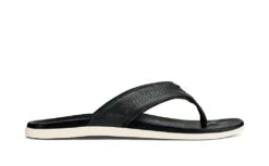 OluKai Hawai'iloa Kia Ihu In Black Sandals