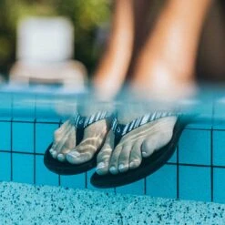 OluKai Ho‘ōpio - Blue Depth / Stripe -Island Sole Outlet Store Ho opio 1 80e81102 fe2f 4a1e 842a 8d73a027ab1e