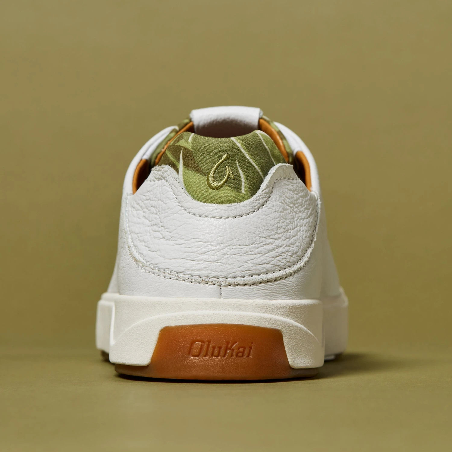 OluKai Lae‘ahi Pili - White / Aloha 9 OluKai Lae‘ahi Pili - White / Aloha - Image 9