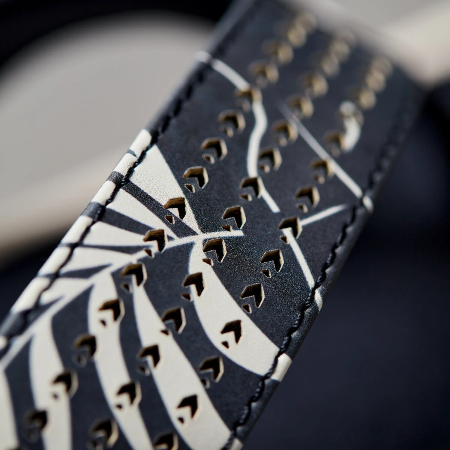 OluKai Ulele - Trench Blue / Aloha 2 OluKai Ulele - Trench Blue / Aloha - Image 2